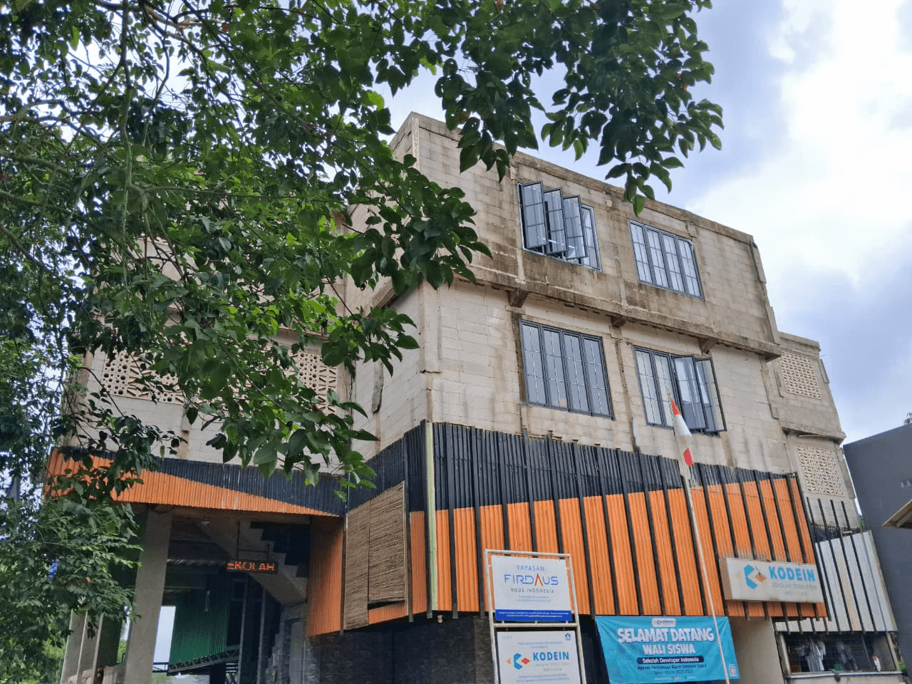 gambar gedung sekolah